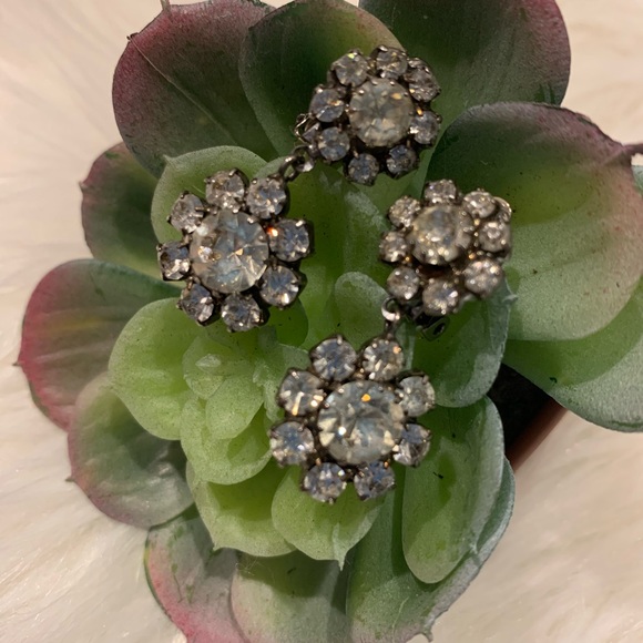 Vintage Rhinestone Clip On Earrings | EUC✨ - Picture 2 of 4